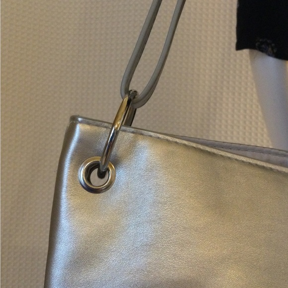 ๐6xHP!!๐๐ NWT! Silver Vegan Leather Bag ๐ - Picture 11 of 16